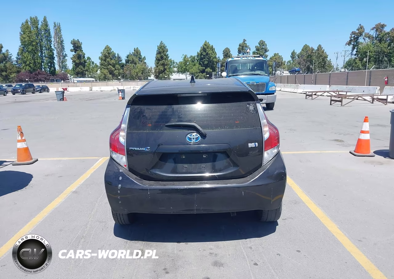 2016 Toyota Prius C Two VIN:JTDKDTB33G1123303 - 16