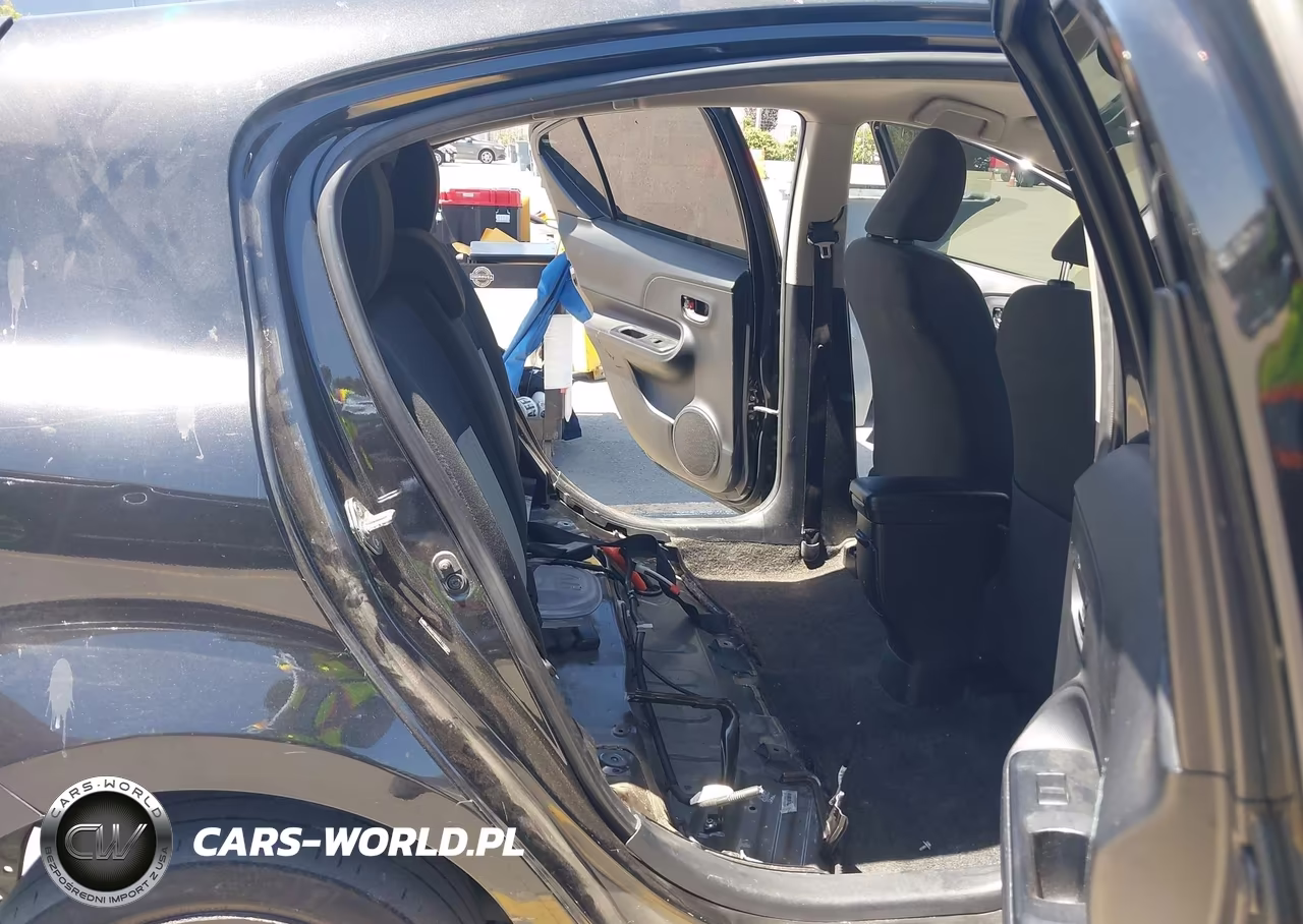 2016 Toyota Prius C Two VIN:JTDKDTB33G1123303 - 8