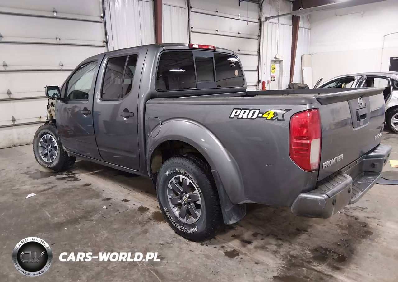 2018 Nissan Frontier Pro-4X VIN:1N6AD0EV4JN739046 - 3