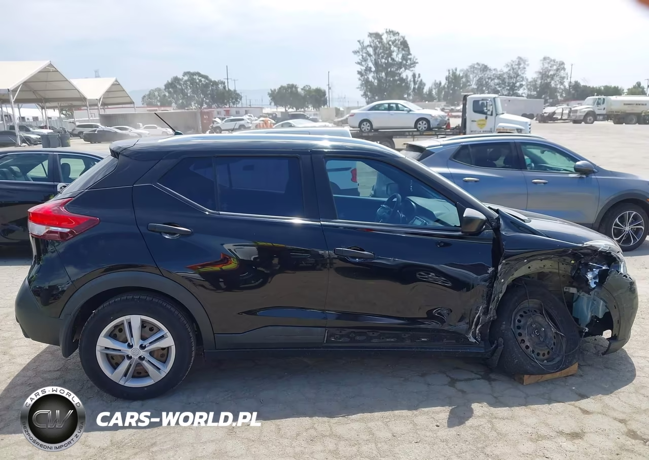 2018 Nissan Kicks S VIN:3N1CP5CU9JL502050 - 13