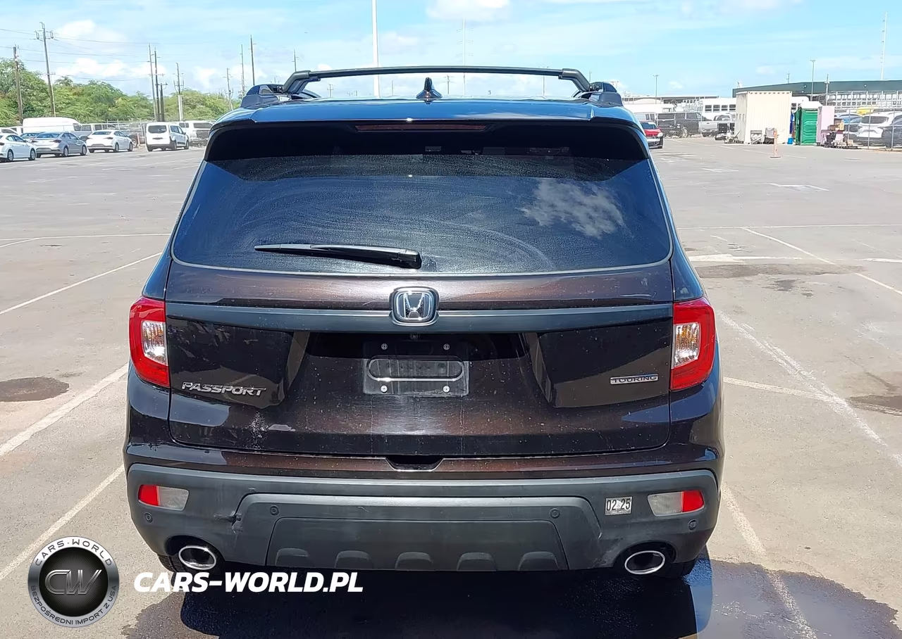 2019 Honda Passport Touring VIN:5FNYF7H92KB000809 - 17
