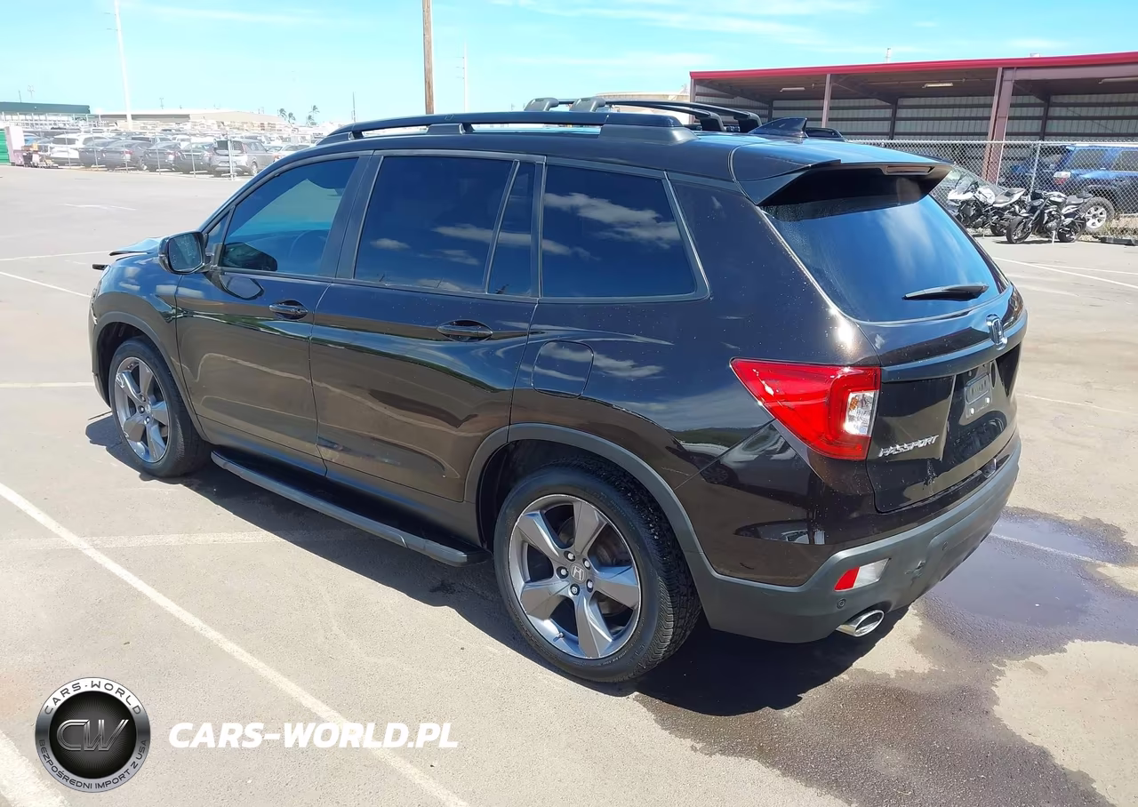 2019 Honda Passport Touring VIN:5FNYF7H92KB000809 - 3