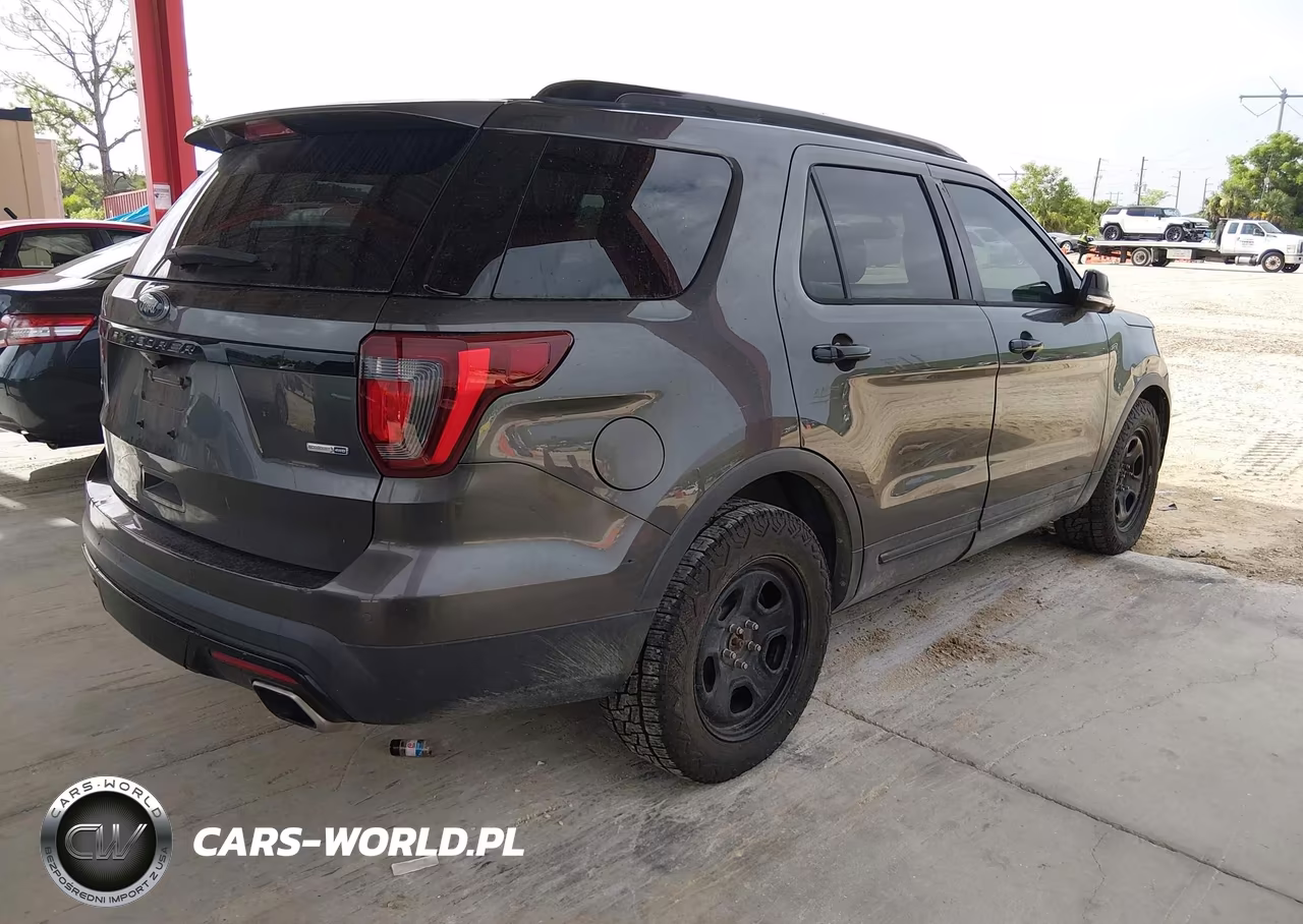 2016 Ford Explorer Sport VIN:1FM5K8GT0GGD34010 - 4