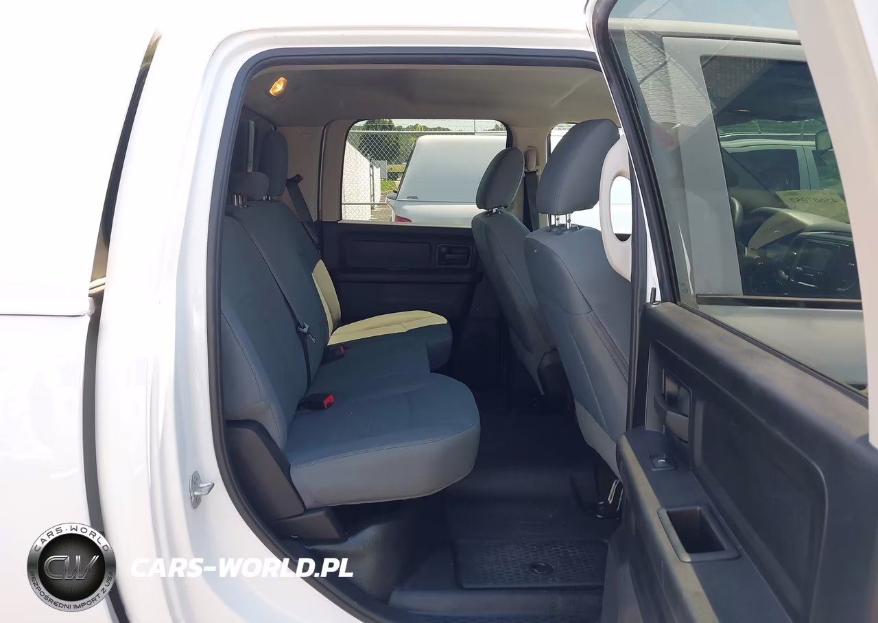 2017 Ram 3500 Tradesman 4X4 8' Box VIN:3C63R3GL3HG762323 - 4