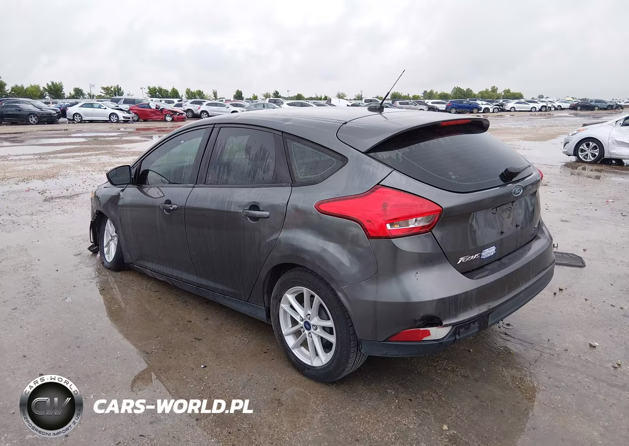 2018 Ford Focus Se VIN:1FADP3K28JL292838 - 3