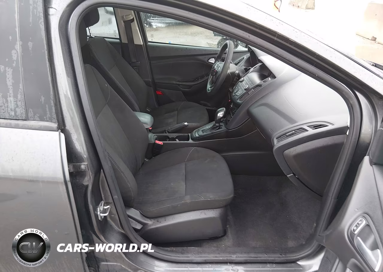 2018 Ford Focus Se VIN:1FADP3K28JL292838 - 5