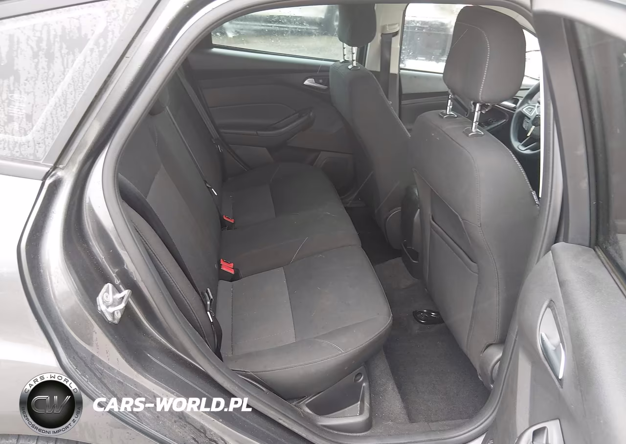 2018 Ford Focus Se VIN:1FADP3K28JL292838 - 8