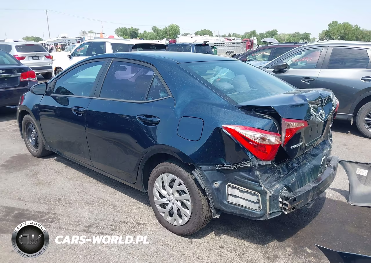 2018 Toyota Corolla Le VIN:2T1BURHE2JC978511 - 3