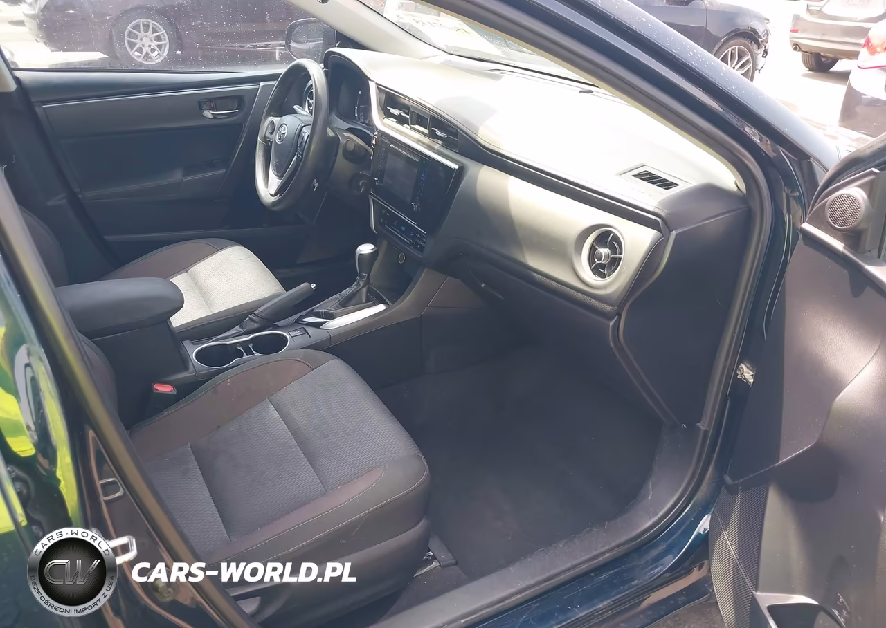2018 Toyota Corolla Le VIN:2T1BURHE2JC978511 - 5