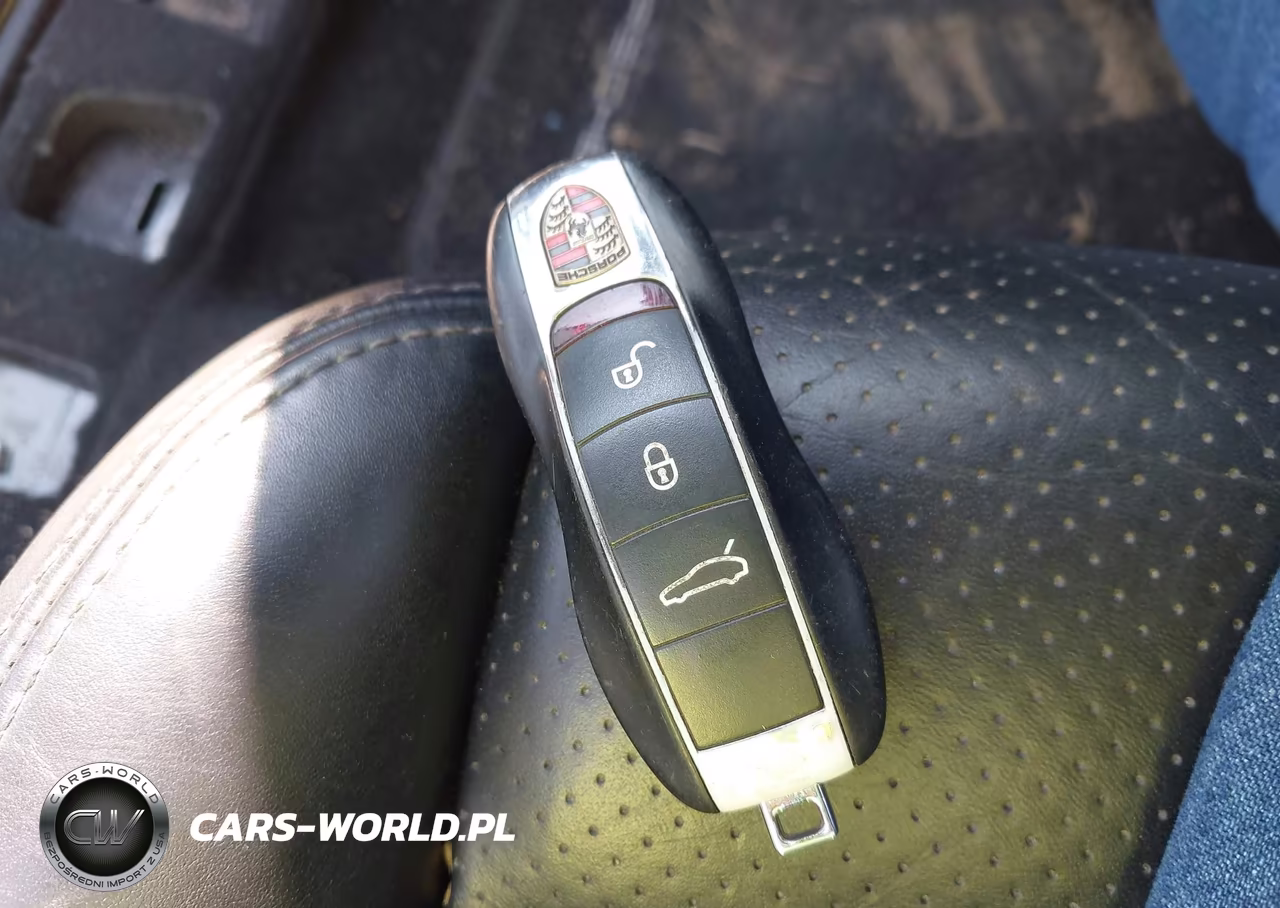 2010 Porsche Panamera Turbo VIN:WP0AC2A76AL090970 - 11