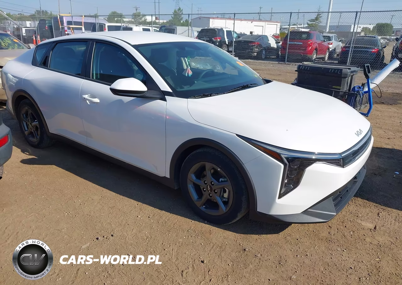 2025 Kia K4 Lxs