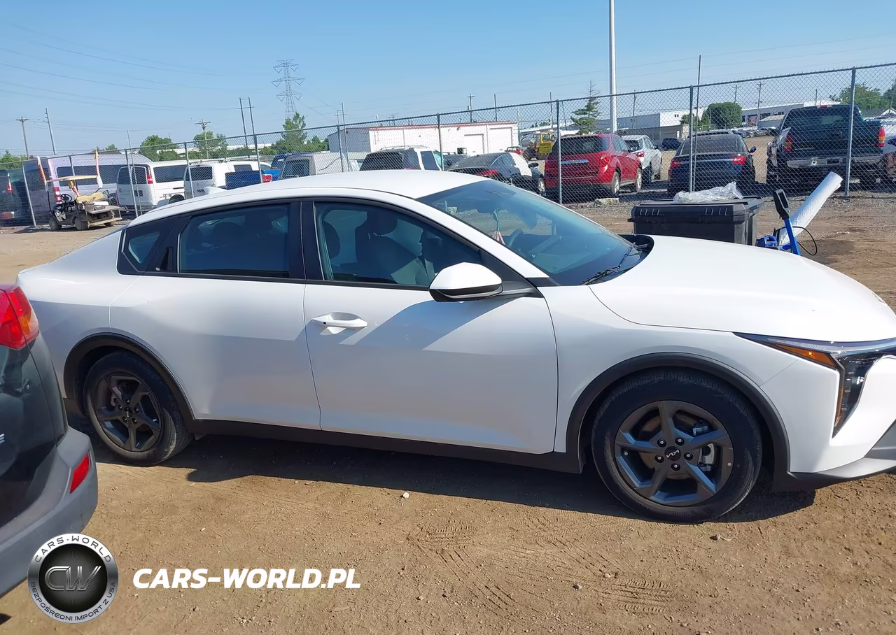 2025 Kia K4 Lxs VIN:3KPFT4DE3SE030604 - 13