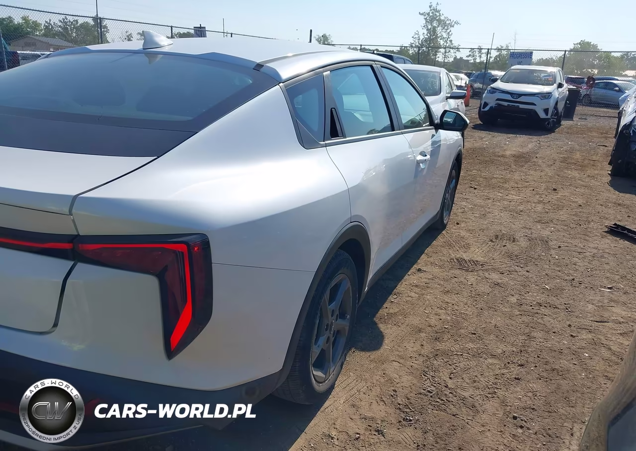 2025 Kia K4 Lxs VIN:3KPFT4DE3SE030604 - 4