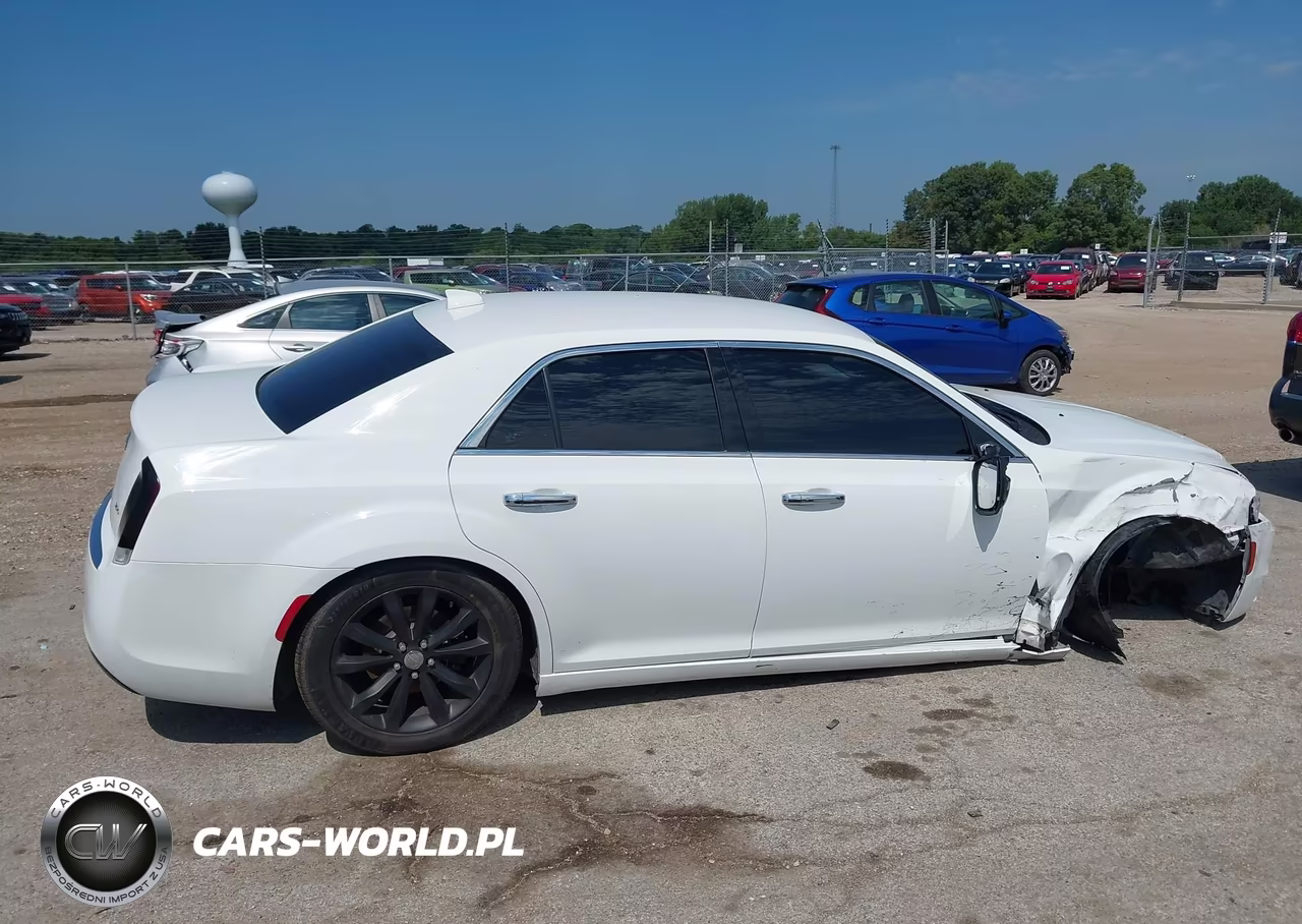 2018 Chrysler 300 Limited Awd VIN:2C3CCAKG5JH160185 - 14