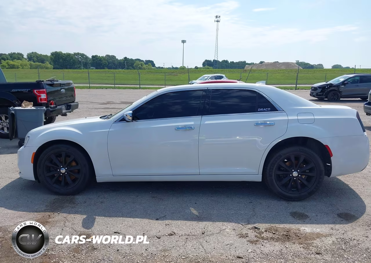2018 Chrysler 300 Limited Awd VIN:2C3CCAKG5JH160185 - 15