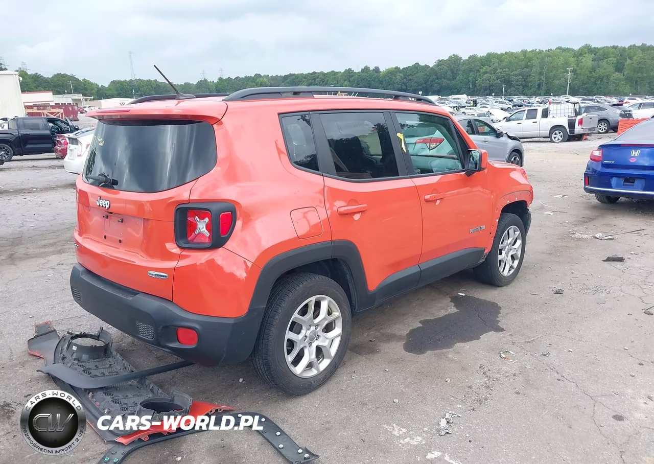 2017 Jeep Renegade Latitude VIN:ZACCJBBB0HPF22556 - 4
