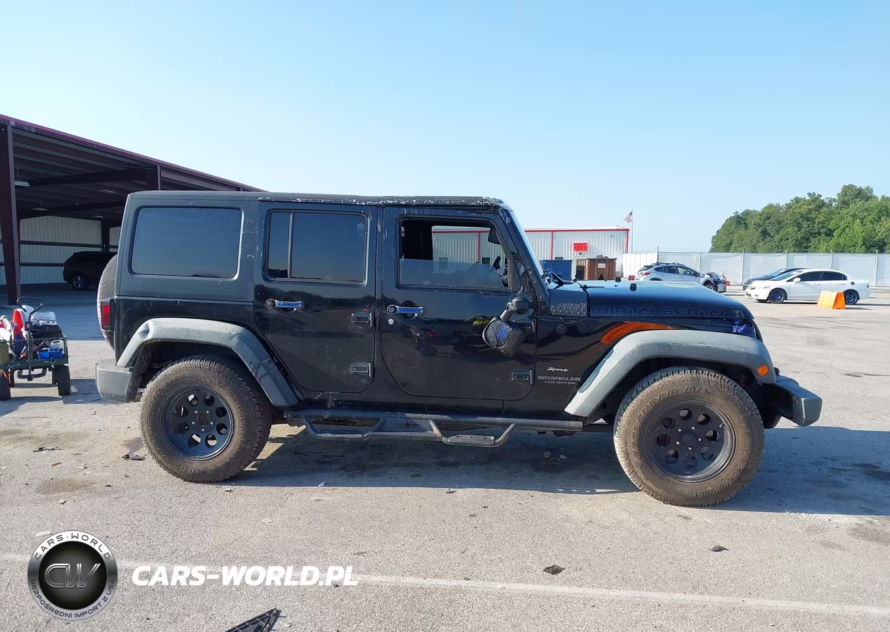 2014 Jeep Wrangler Unlimited Sport VIN:1C4BJWDG1EL177565 - 13
