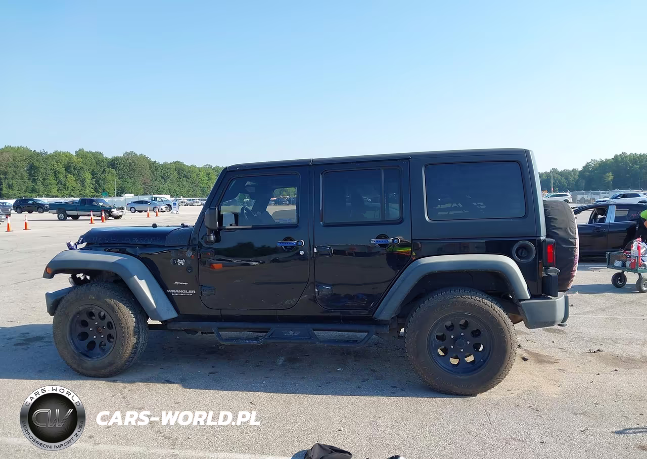 2014 Jeep Wrangler Unlimited Sport VIN:1C4BJWDG1EL177565 - 14