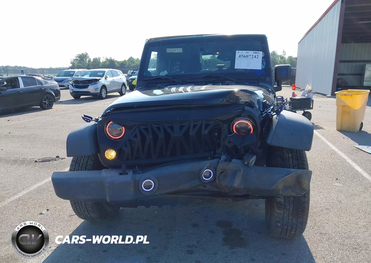 2014 Jeep Wrangler Unlimited Sport VIN:1C4BJWDG1EL177565 - 6