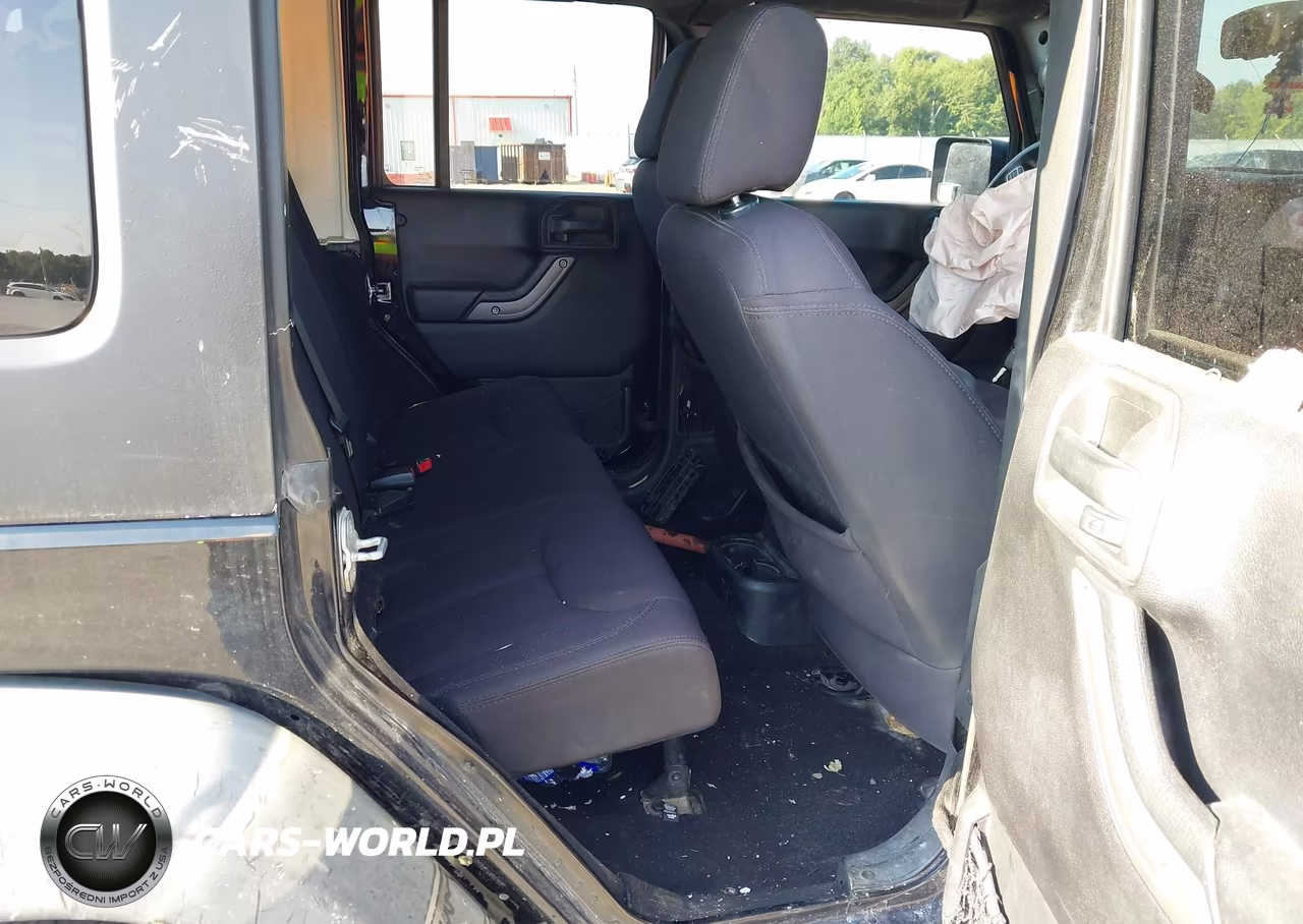 2014 Jeep Wrangler Unlimited Sport VIN:1C4BJWDG1EL177565 - 8