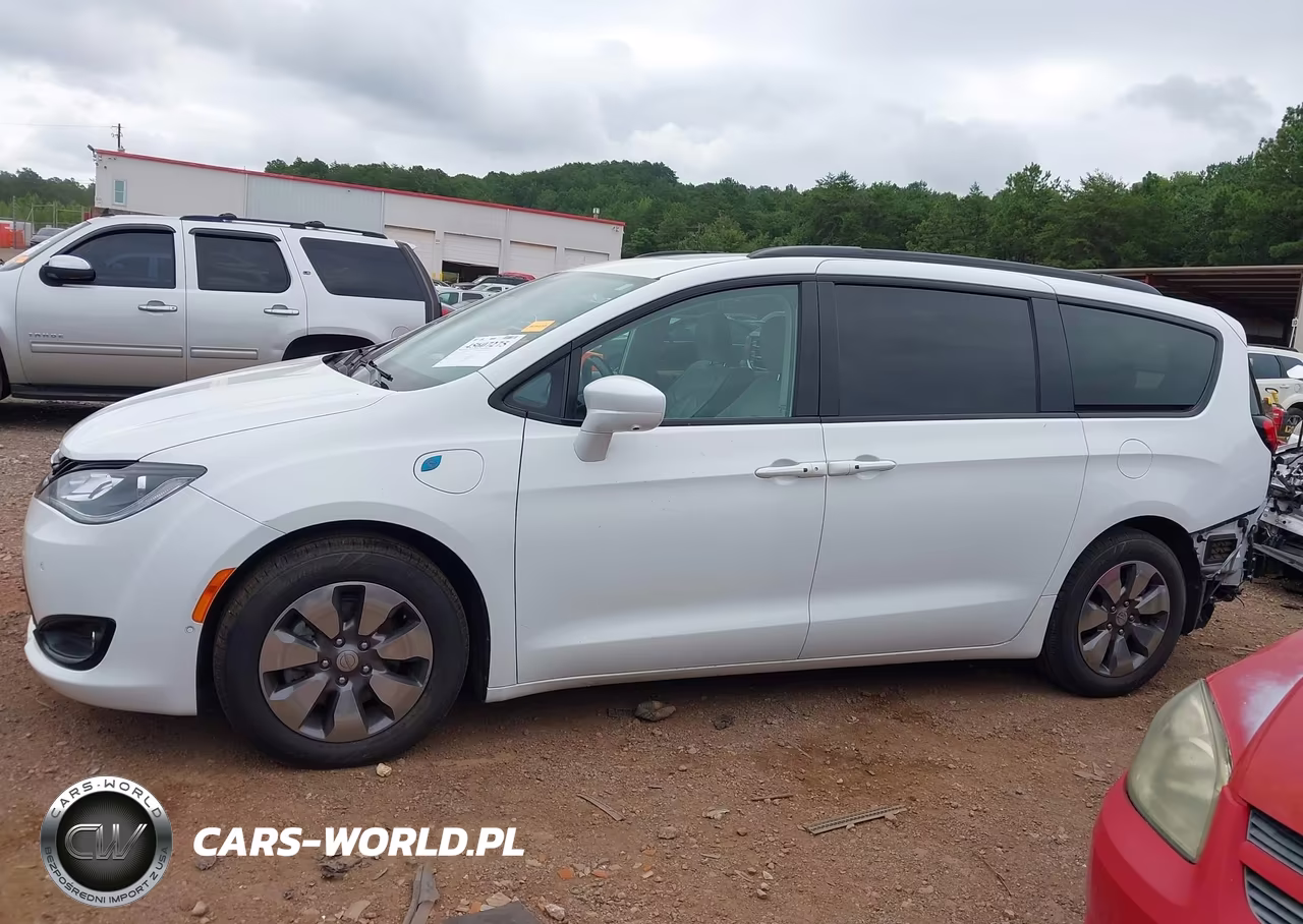 2018 Chrysler Pacifica Hybrid Limited VIN:2C4RC1N76JR356972 - 15