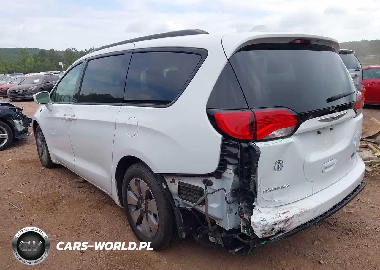 2018 Chrysler Pacifica Hybrid Limited VIN:2C4RC1N76JR356972 - 3