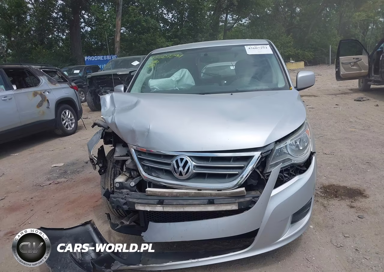 2010 Volkswagen Routan Se VIN:2V4RW3D12AR424111 - 13