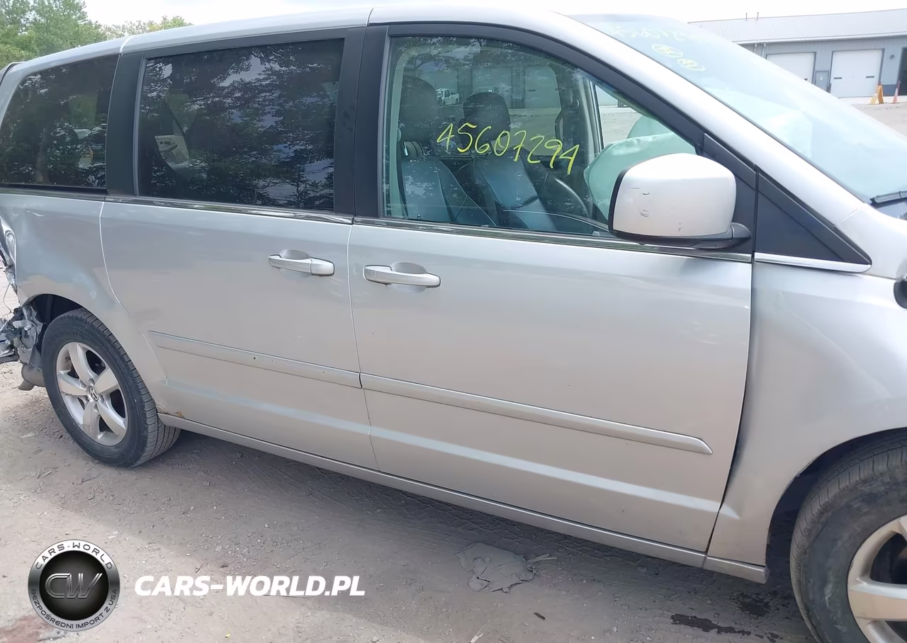 2010 Volkswagen Routan Se VIN:2V4RW3D12AR424111 - 14