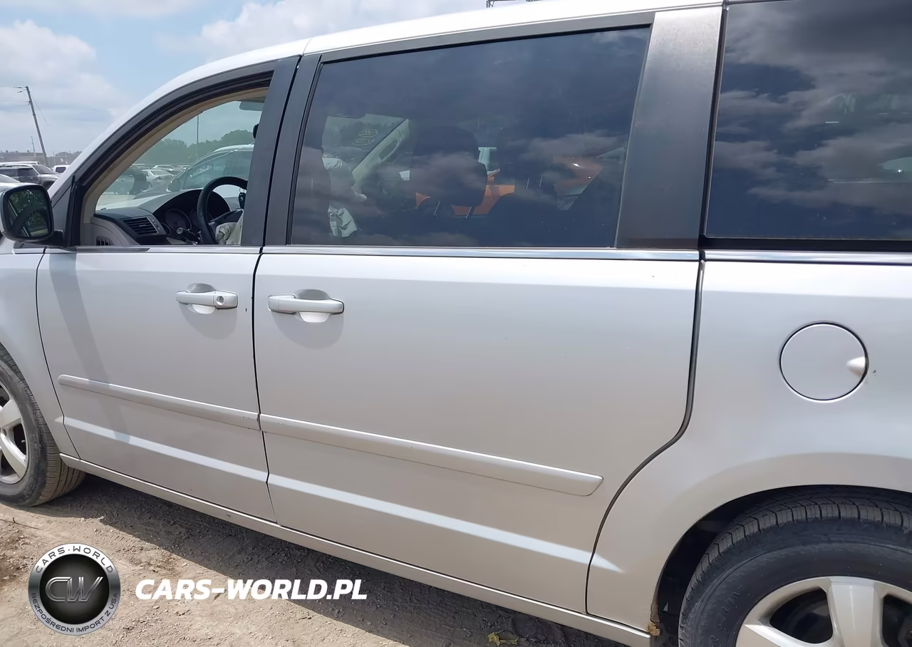 2010 Volkswagen Routan Se VIN:2V4RW3D12AR424111 - 15
