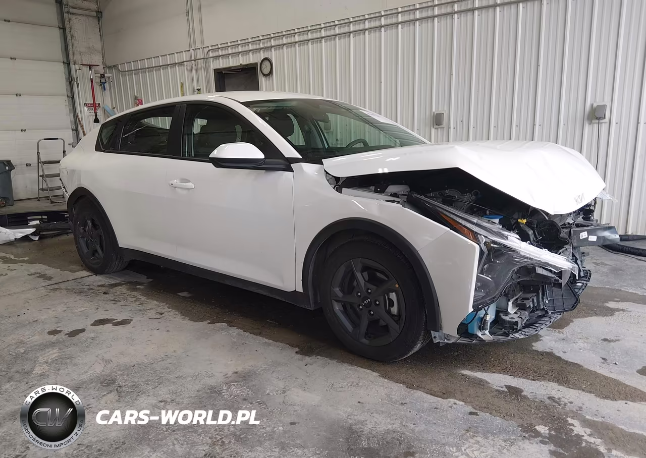 2026 Kia K4 Lxs – zdjęcie 1 z 17