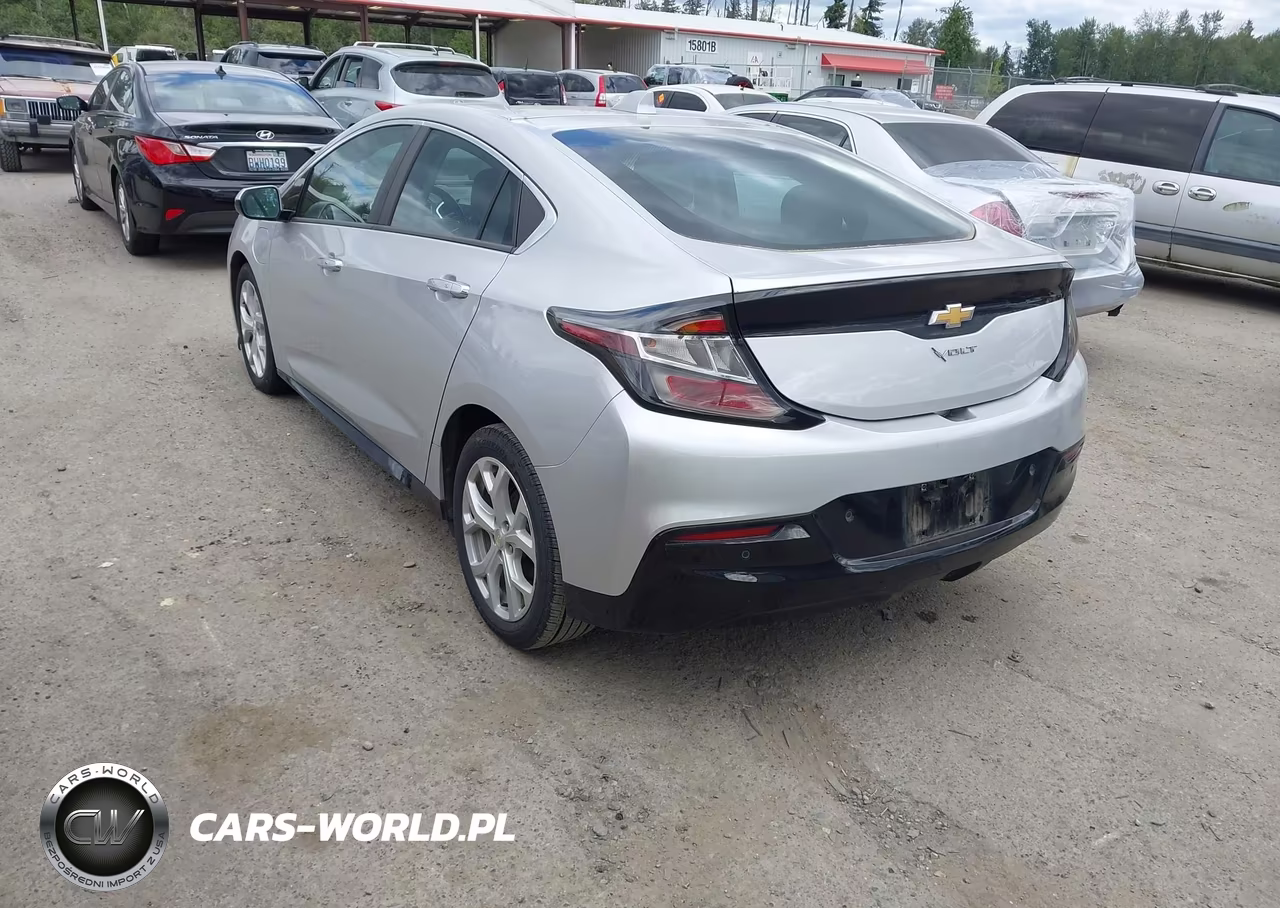2018 Chevrolet Volt Premier VIN:1G1RB6S50JU122454 - 3