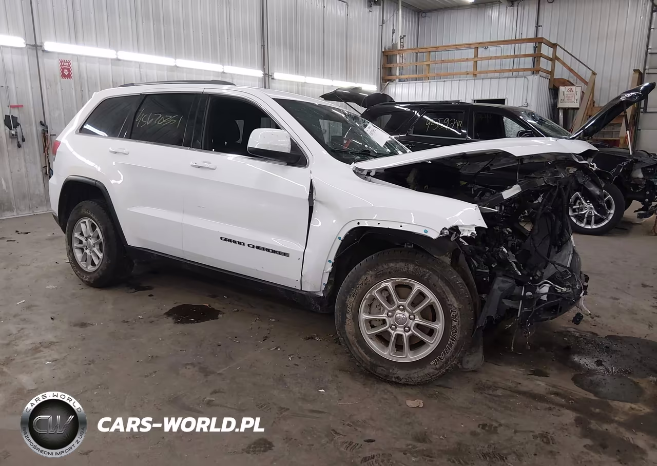2018 Jeep Grand Cherokee Laredo E 4X4 VIN:1C4RJFAG3JC432262 - 1
