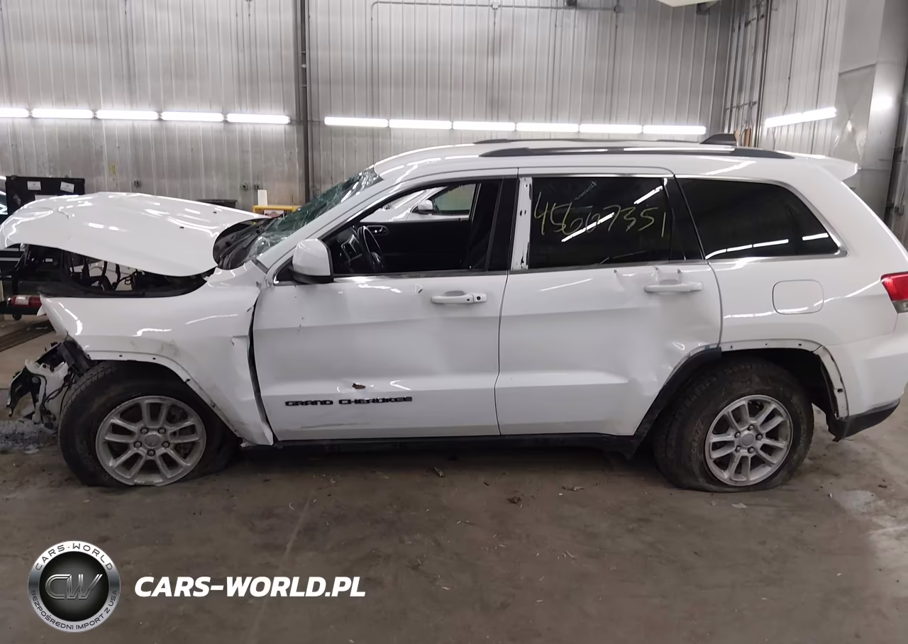 2018 Jeep Grand Cherokee Laredo E 4X4 VIN:1C4RJFAG3JC432262 - 15