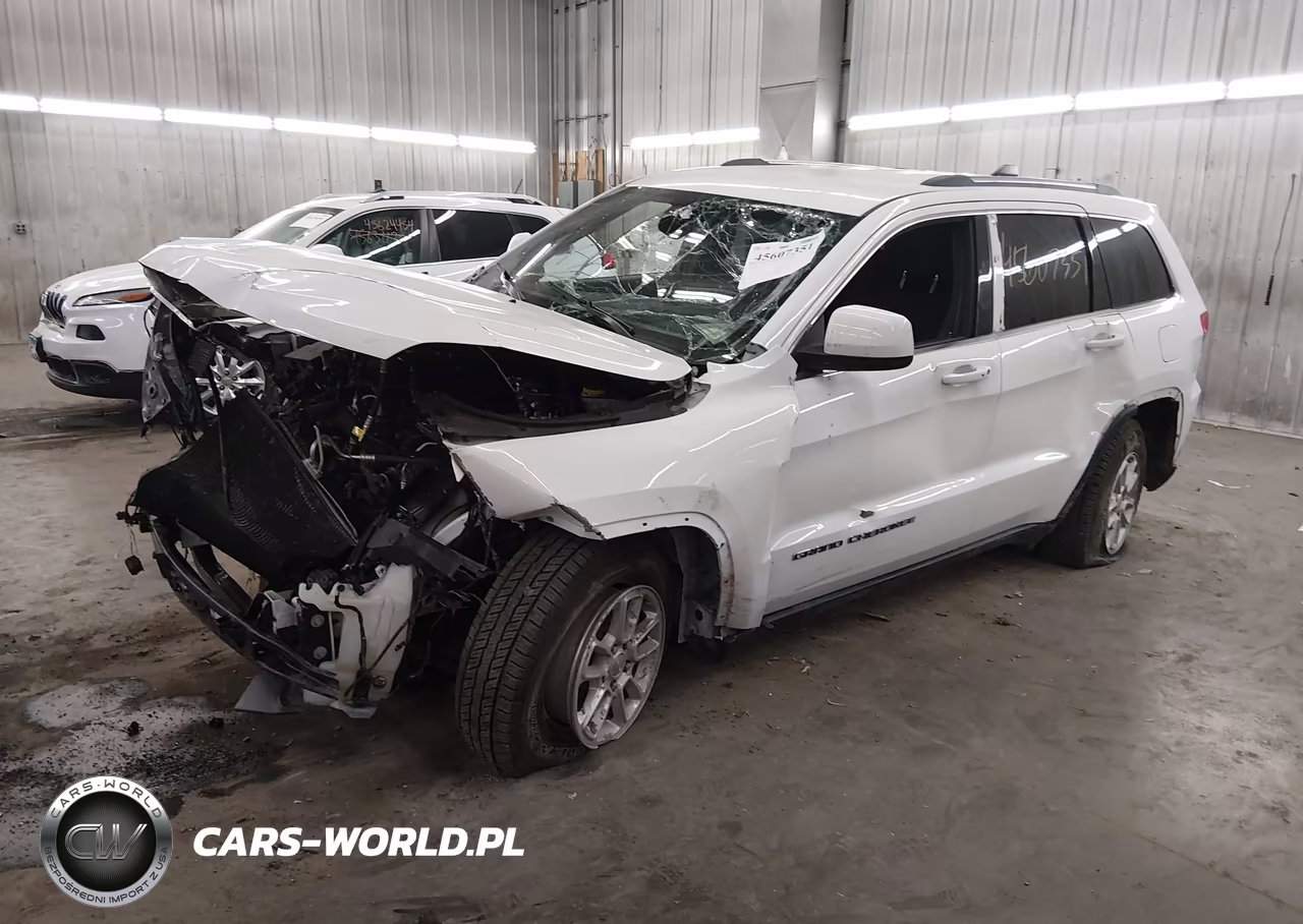2018 Jeep Grand Cherokee Laredo E 4X4 VIN:1C4RJFAG3JC432262 - 2