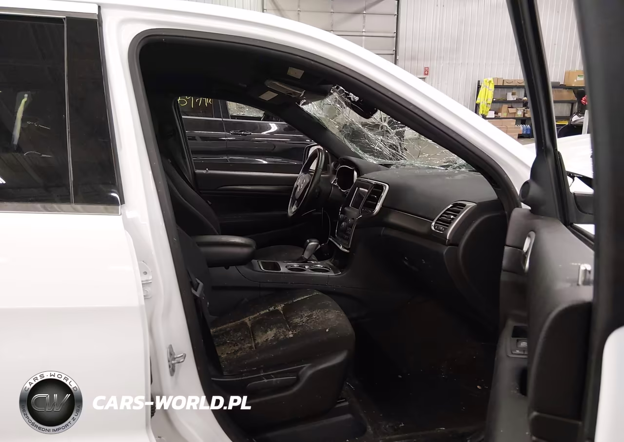 2018 Jeep Grand Cherokee Laredo E 4X4 VIN:1C4RJFAG3JC432262 - 5