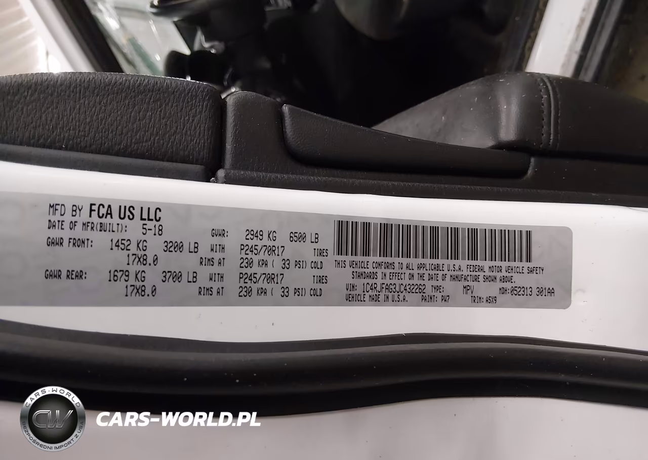 2018 Jeep Grand Cherokee Laredo E 4X4 VIN:1C4RJFAG3JC432262 - 9