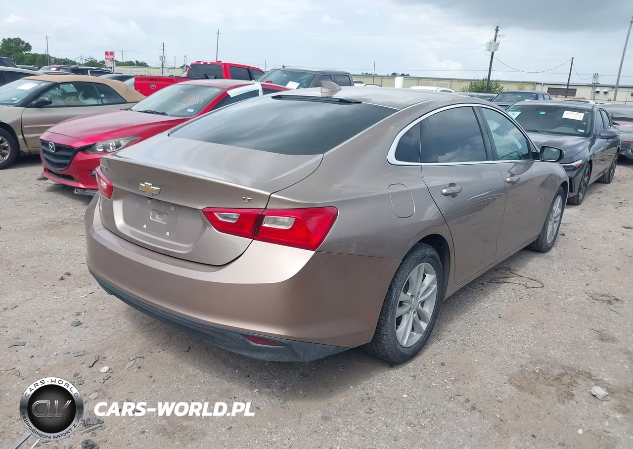 2018 Chevrolet Malibu Lt VIN:1G1ZD5ST0JF209083 - 4