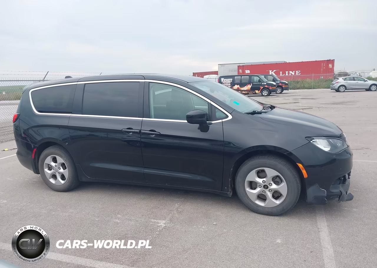 2017 Chrysler Pacifica Lx VIN:2C4RC1CG1HR522005 - 13