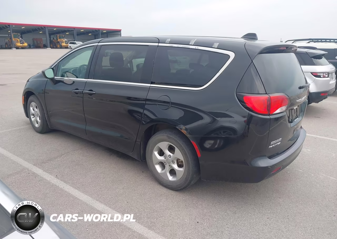 2017 Chrysler Pacifica Lx VIN:2C4RC1CG1HR522005 - 3