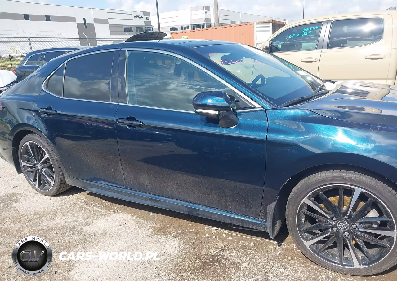 2018 Toyota Camry Xse VIN:4T1B61HK0JU599085 - 12