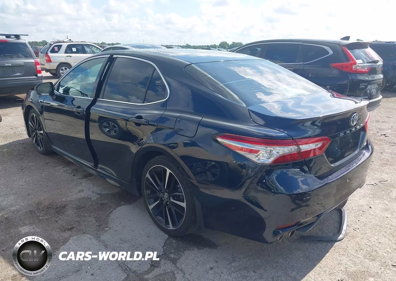 2018 Toyota Camry Xse VIN:4T1B61HK0JU599085 - 3
