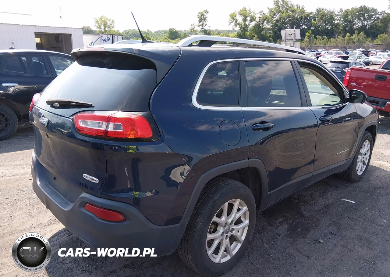 2016 Jeep Cherokee Latitude VIN:1C4PJLCB2GW274981 - 4