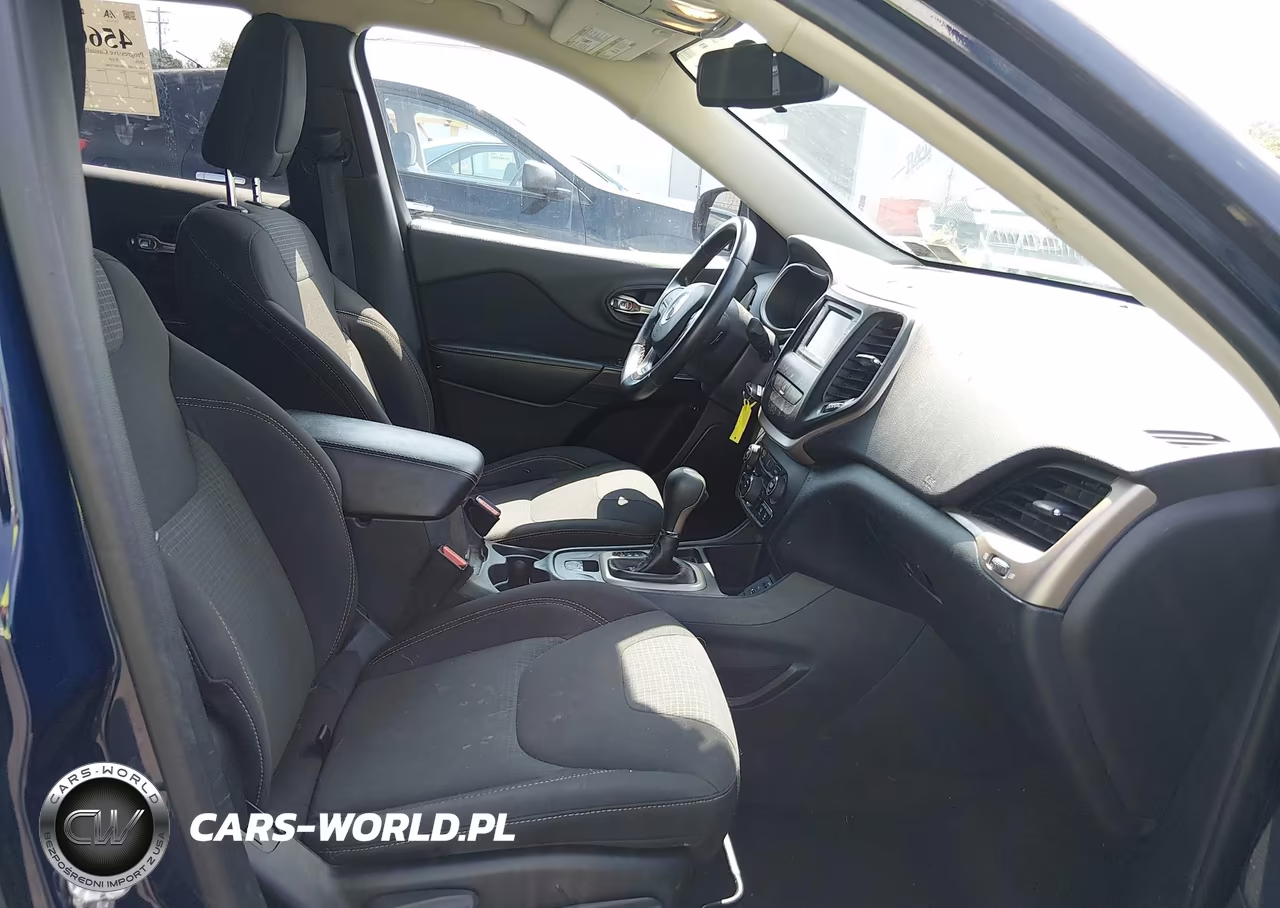 2016 Jeep Cherokee Latitude VIN:1C4PJLCB2GW274981 - 5