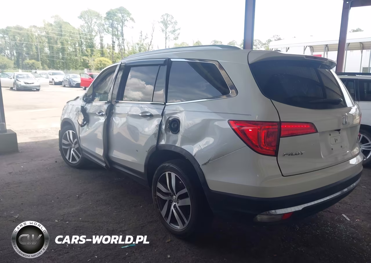 2017 Honda Pilot Touring VIN:5FNYF6H91HB046523 - 3