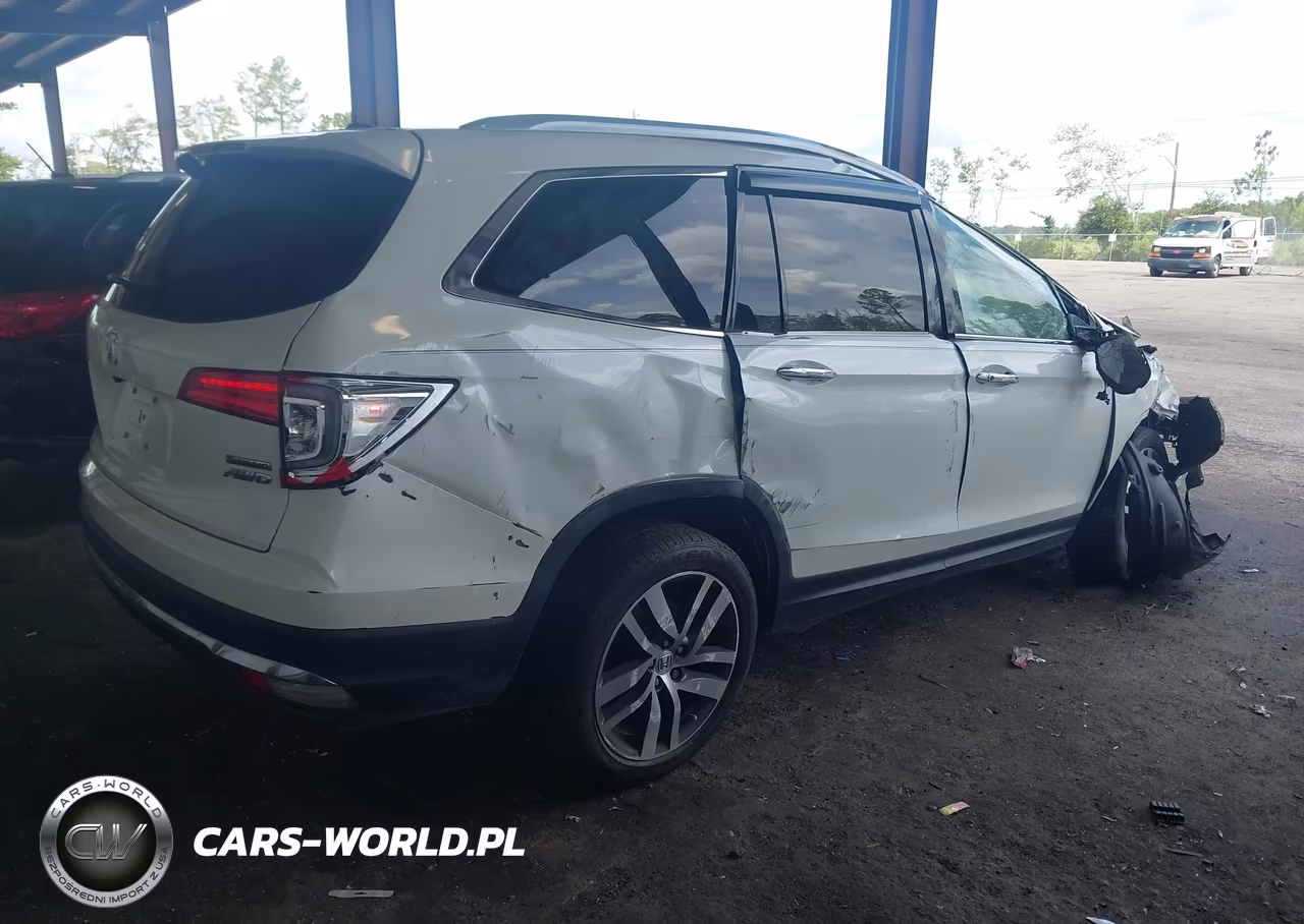 2017 Honda Pilot Touring VIN:5FNYF6H91HB046523 - 4