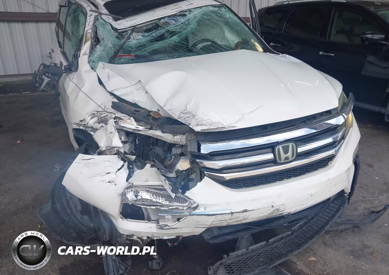 2017 Honda Pilot Touring VIN:5FNYF6H91HB046523 - 6