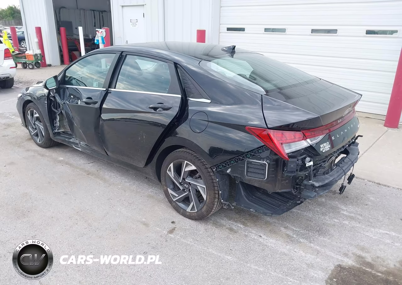2025 Hyundai Elantra Limited VIN:KMHLP4DG8SU081635 - 3