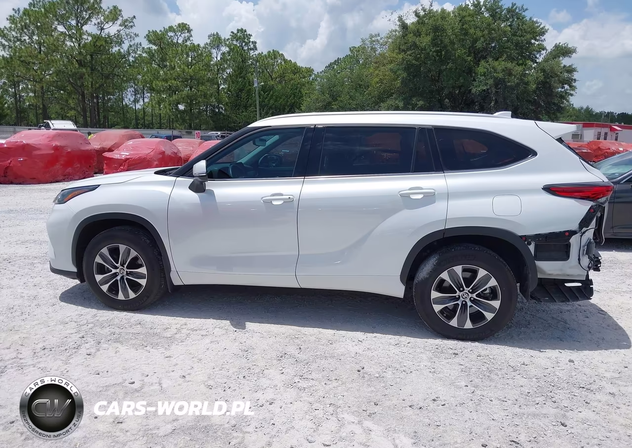 2022 Toyota Highlander Xle VIN:5TDGZRBH9NS581059 - 15