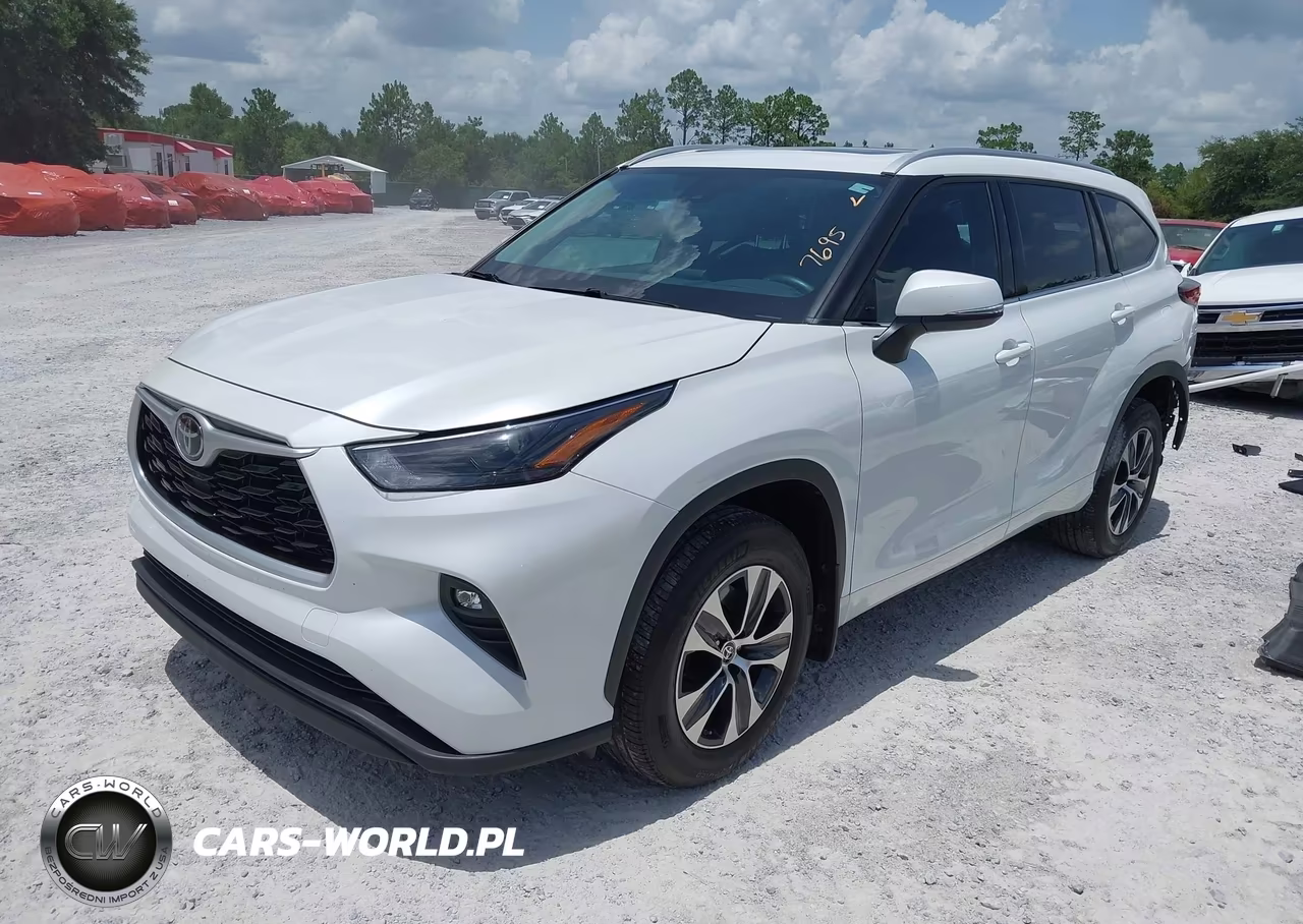 2022 Toyota Highlander Xle VIN:5TDGZRBH9NS581059 - 2