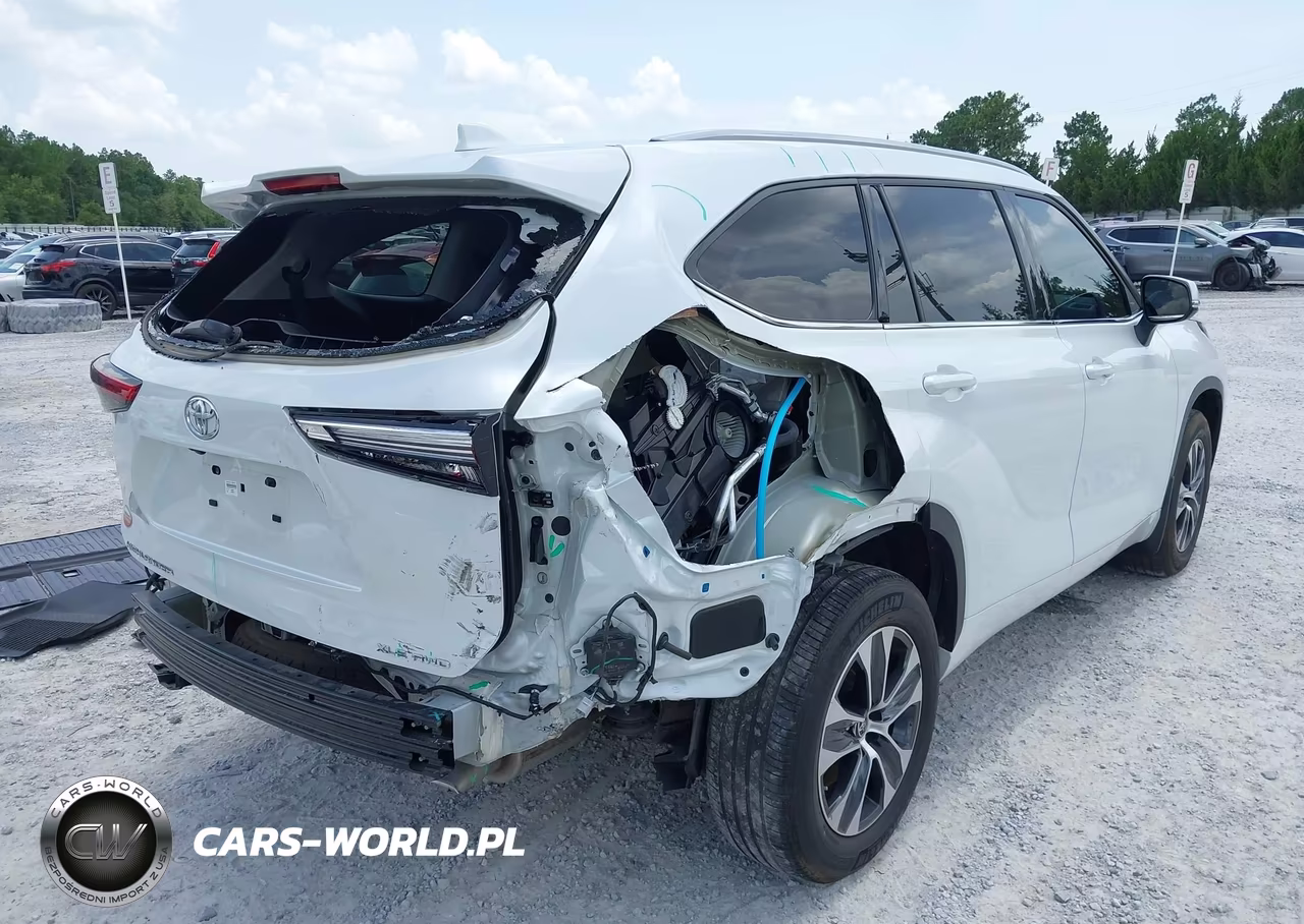 2022 Toyota Highlander Xle VIN:5TDGZRBH9NS581059 - 4